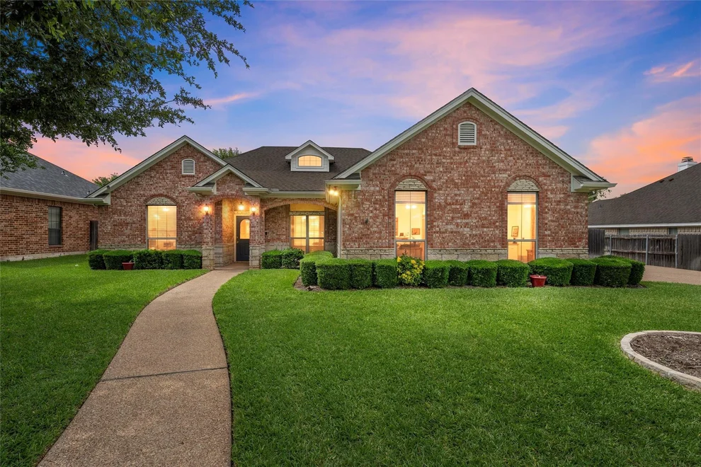 Unit for sale at 1305 Buffalo Pass, Woodway, TX 76712