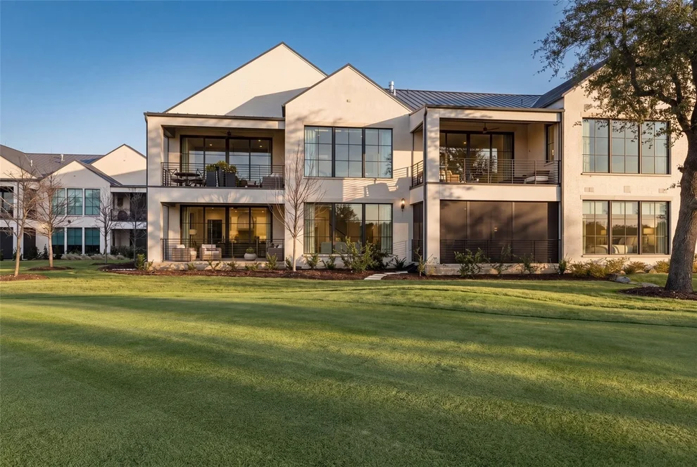 Unit for sale at 320 O'Connor Ridge Boulevard, Irving, TX 75038