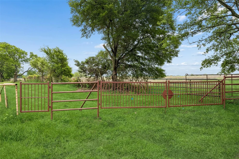 Unit for sale at 4130 County Road 4130, Bonham, TX 75418