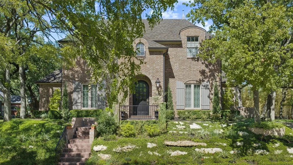 Unit for sale at 1225 Kelpie Court, Fort Worth, TX 76111
