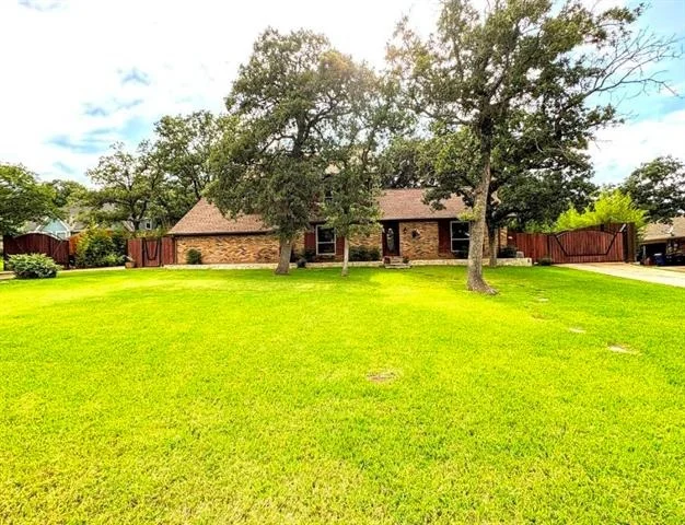 Unit for sale at 1212 Vera Lane, Kennedale, TX 76060