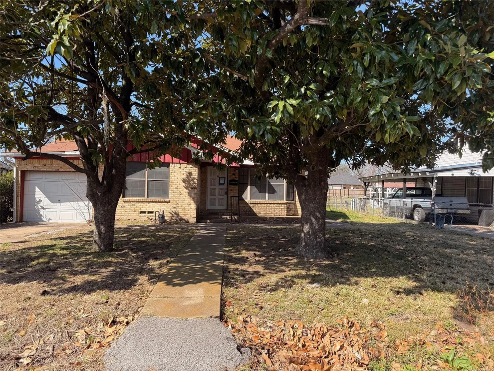 Unit for sale at 714 S Medora Street, Terrell, TX 75160