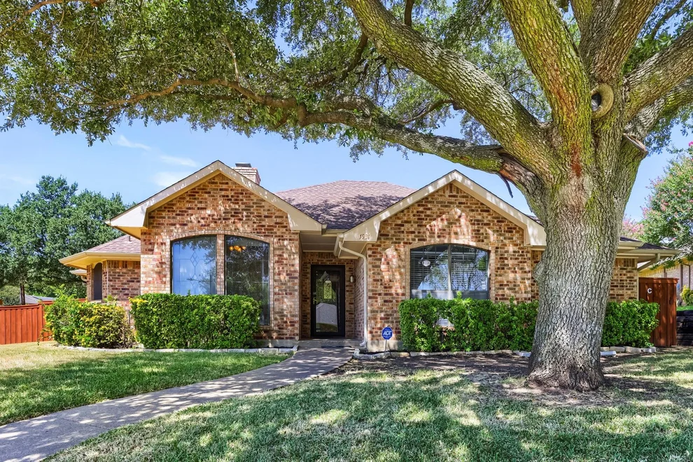 Unit for sale at 1931 Silver Creek Place, Duncanville, TX 75137
