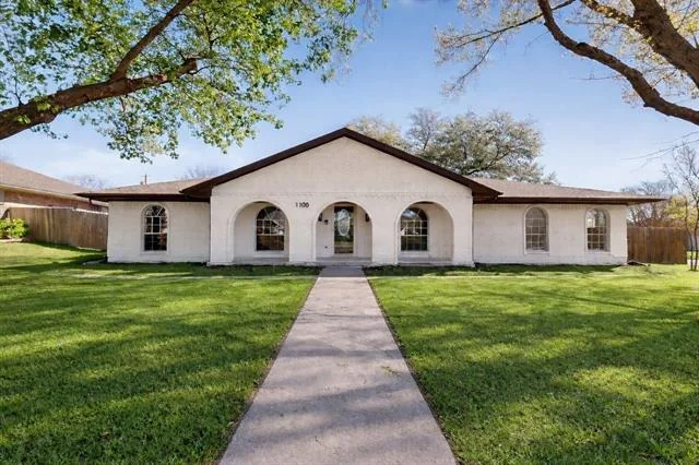 Unit for sale at 1100 Mount Vernon Street, Ennis, TX 75119