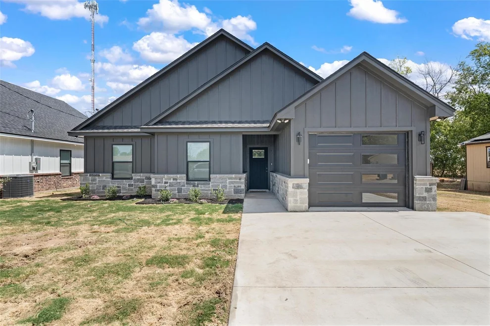 Unit for sale at 302 Johnson Street, McGregor, TX 76657