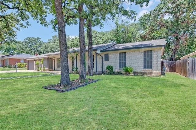 Unit for sale at 3505 Oak Haven Drive, Forest Hill, TX 76119