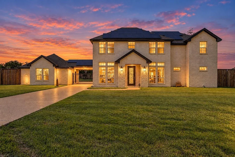 Unit for sale at 5400 Posada Drive, Fort Worth, TX 76036