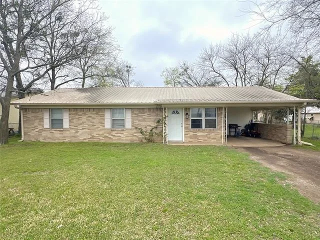 Unit for sale at 302 Sayle Street, Cumby, TX 75433