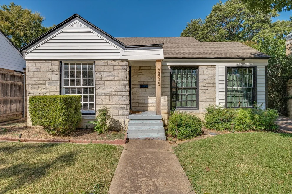 Unit for sale at 2435 W 10th Street, Dallas, TX 75211