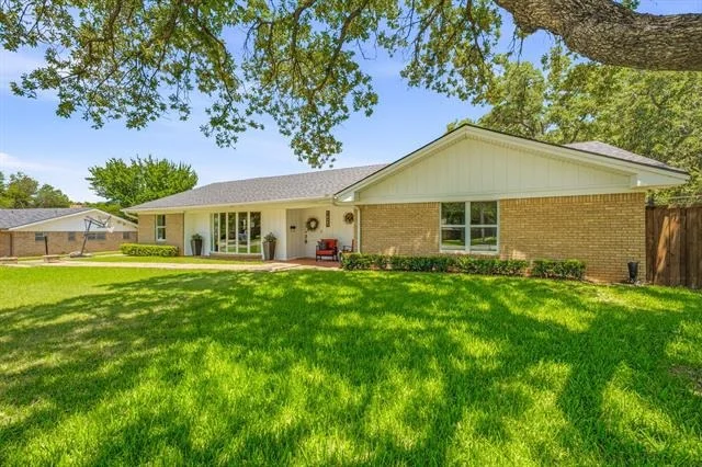 Unit for sale at 1423 Oak Hills Drive, Graham, TX 76450