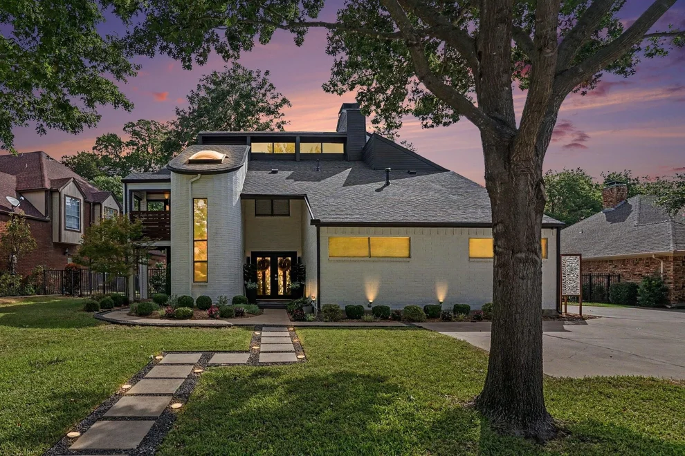 Unit for sale at 2902 Ambleside Lane, Richardson, TX 75082