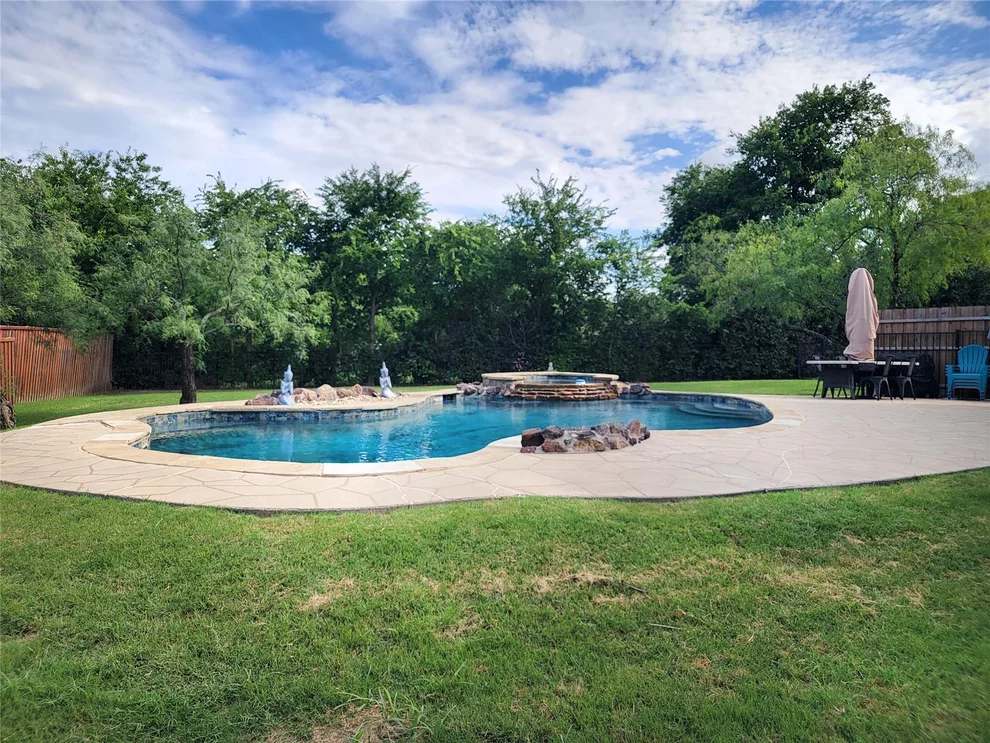 Unit for sale at 4016 Bordeaux Circle, Flower Mound, TX 75022