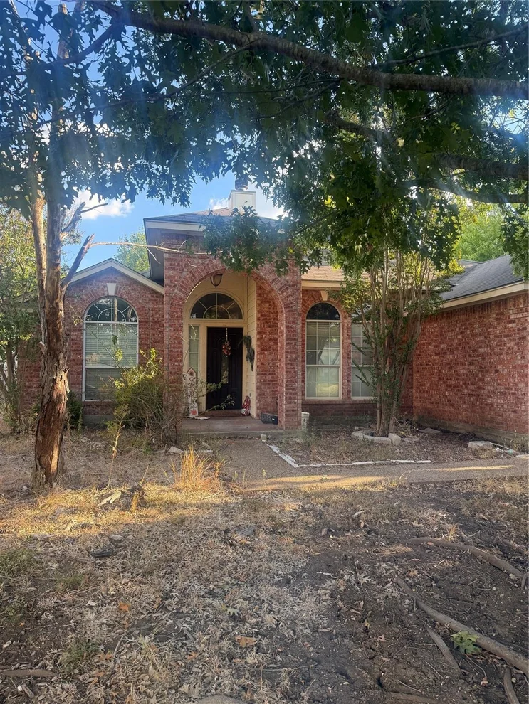 Unit for sale at 724 Pebble Creek Drive, Hewitt, TX 76643