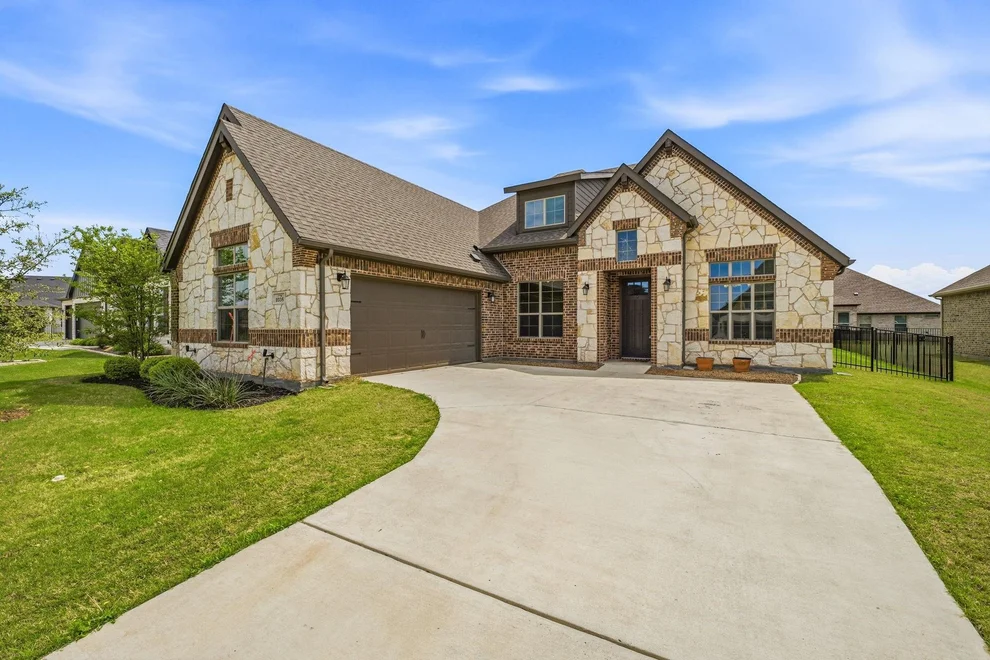 Unit for sale at 1038 Mickelson Drive, Granbury, TX 76048