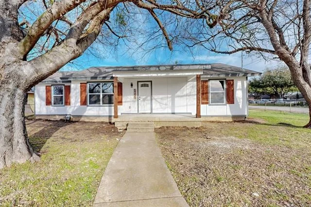 Unit for sale at 2802 N Masters Drive, Dallas, TX 75227