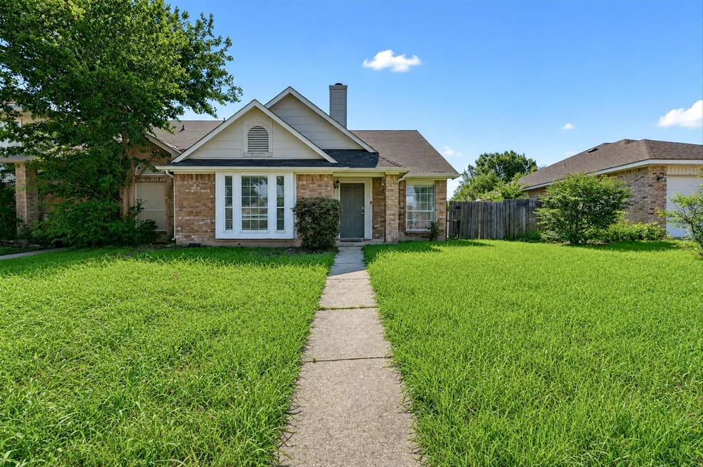 Unit for sale at 6611 Olivewood Drive, Arlington, TX 76001