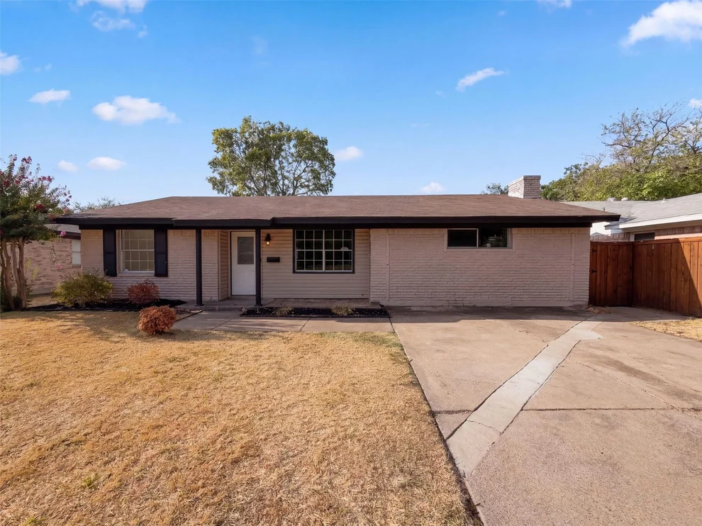 Unit for sale at 8540 Foxwood Lane, Dallas, TX 75217
