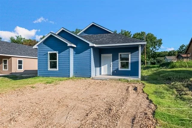 Unit for sale at 211 W Elm Street, Whitewright, TX 75491