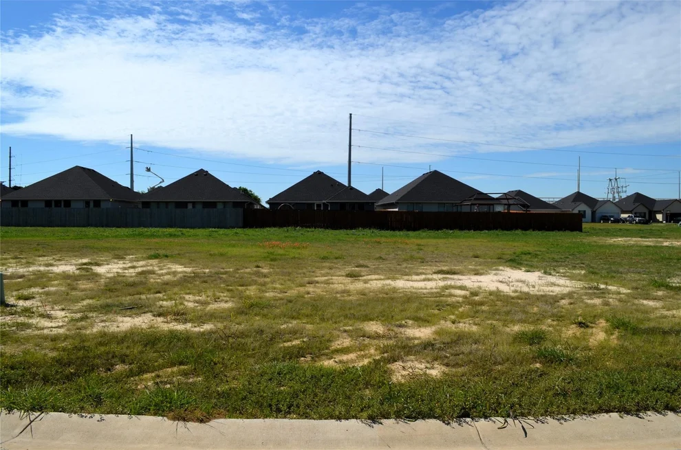 Unit for sale at 313 Preston Road, Mabank, TX 75147
