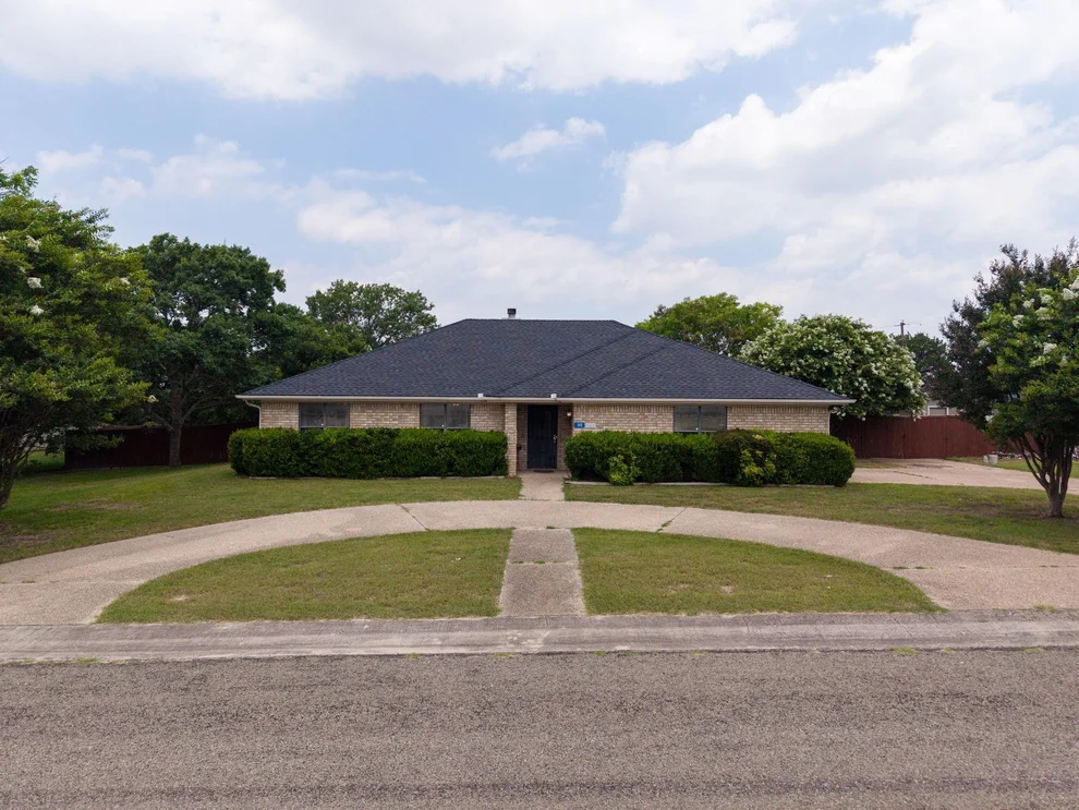 Unit for sale at 148 Sunflower, Lampasas, TX 76550
