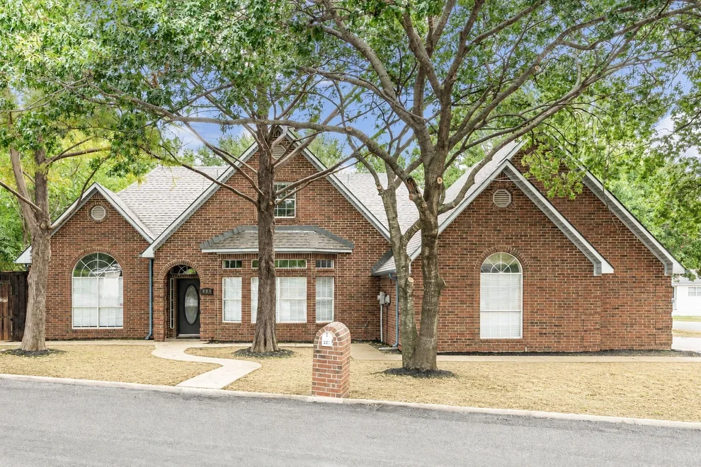 Unit for sale at 227 N Hopson Street, Van Alstyne, TX 75495