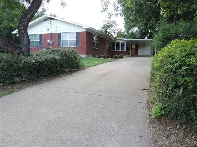 Unit for sale at 581 Alexander Road, Stephenville, TX 76401