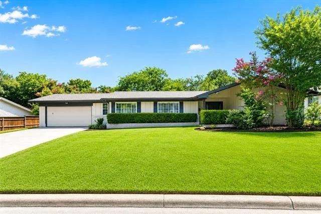 Unit for sale at 4348 Selkirk Drive W, Fort Worth, TX 76109