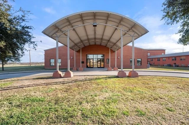 Unit for sale at 601 N 45th Street, Corsicana, TX 75110