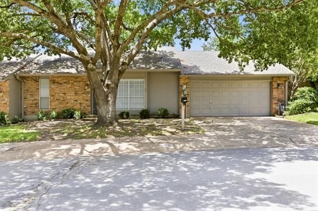 Unit for sale at 9621 Summerhill Lane, Dallas, TX 75238
