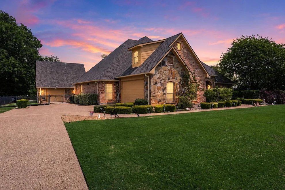 Unit for sale at 205 Canal Street, Corsicana, TX 75109