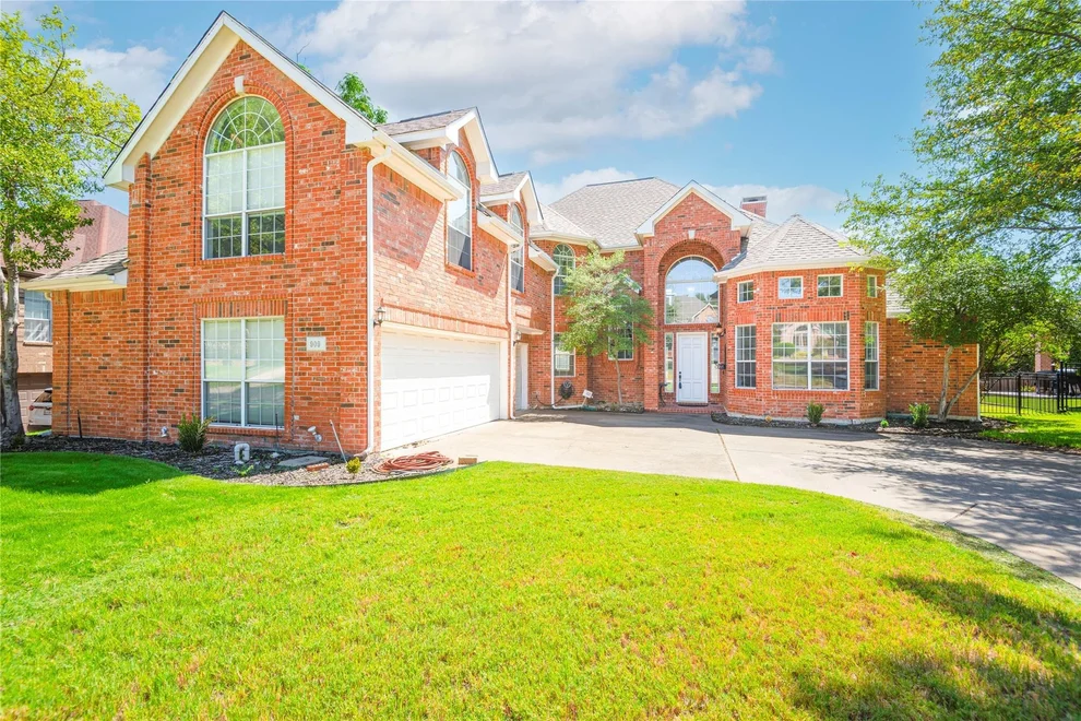 Unit for sale at 909 Hills Creek Drive, McKinney, TX 75072