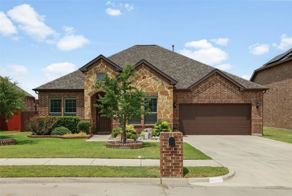 Unit for sale at 4908 Brookside Drive, Denton, TX 76226