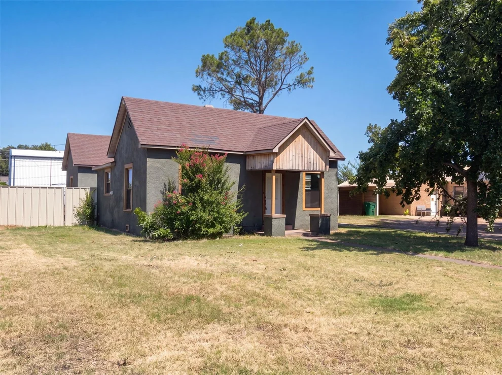 Unit for sale at 606 N Cedar Street, Seymour, TX 76380