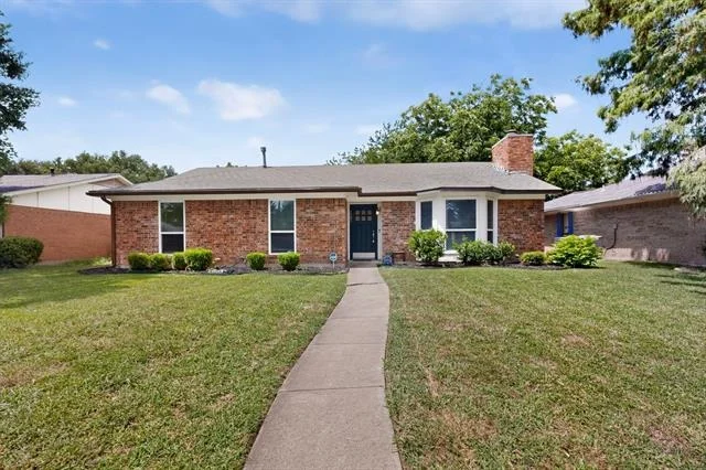 Unit for sale at 2802 Green Oaks Drive, Garland, TX 75040