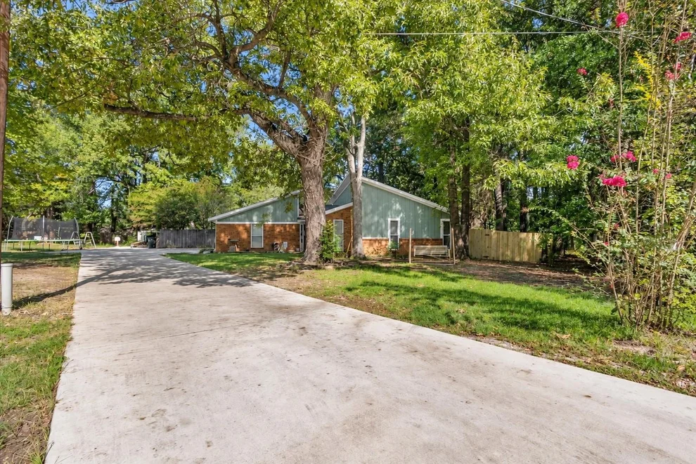 Unit for sale at 300 Synterra, Lindale, TX 75771