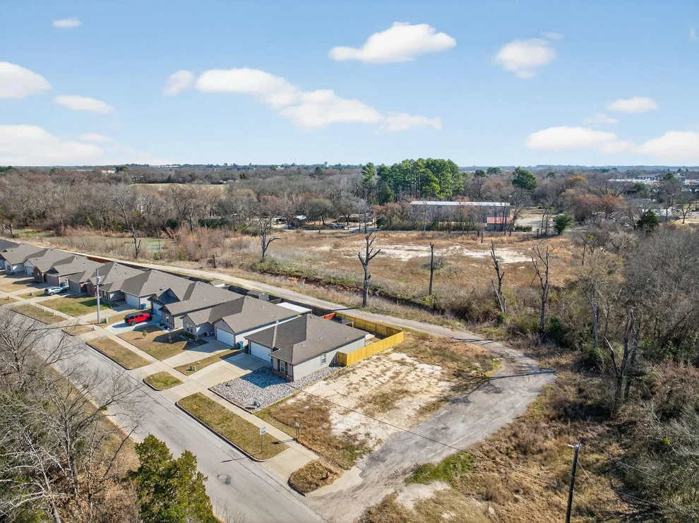 Unit for sale at 600 N Wofford Street, Athens, TX 75751