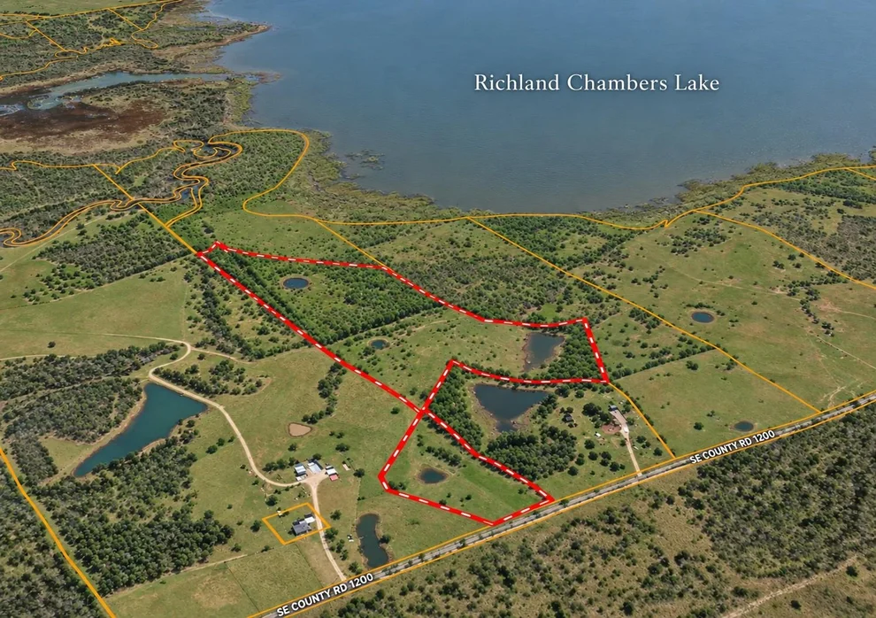 Unit for sale at 3337 SE County Road 1200, Streetman, TX 75859