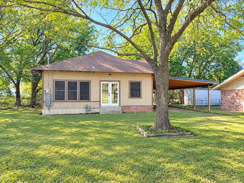 Unit for sale at 122 Robertson Street, Sulphur Springs, TX 75482