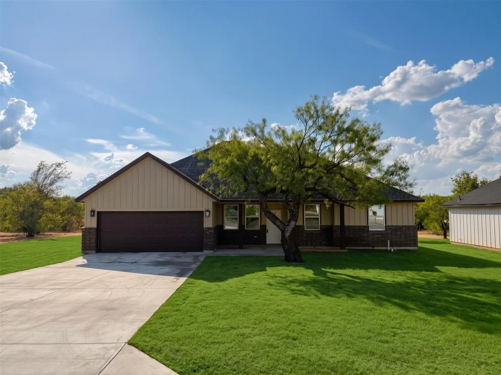 Unit for sale at 219 Lakeshore Drive, Runaway Bay, TX 76426