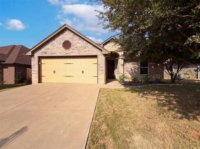 Unit for sale at 120 Donna Circle, Granbury, TX 76049