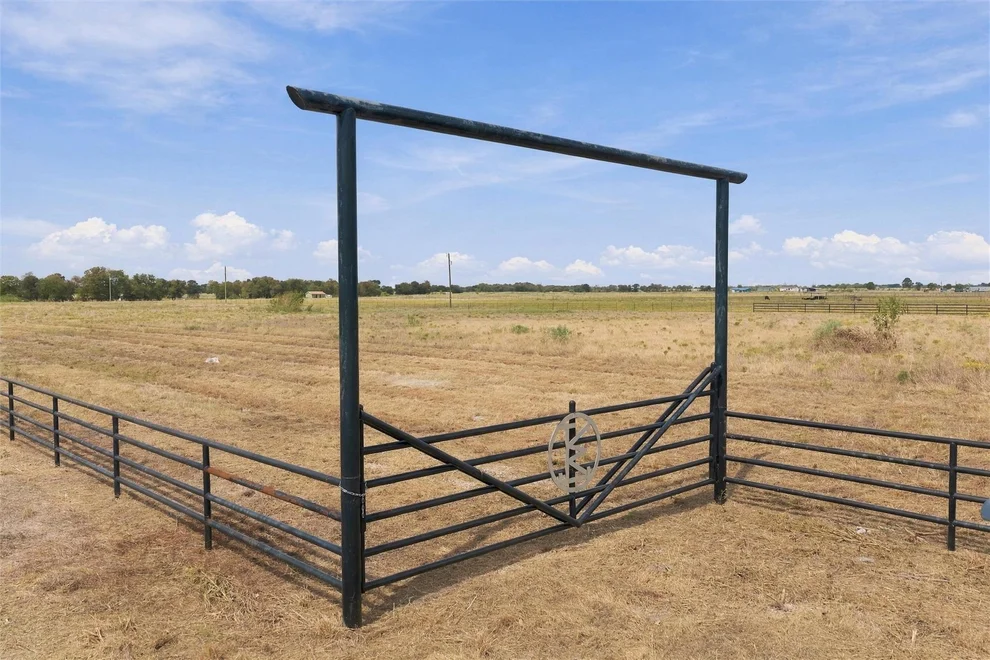 Unit for sale at 815 Fm 147, Marlin, TX 76661