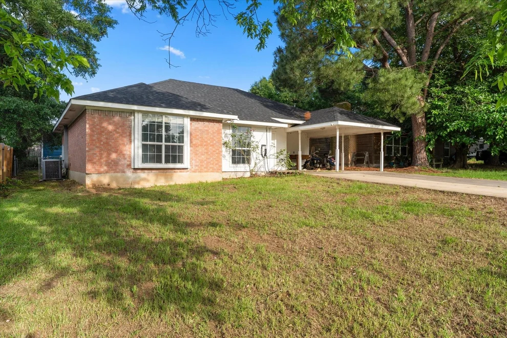 Unit for sale at 316 Coral Reef Street, Gun Barrel City, TX 75156