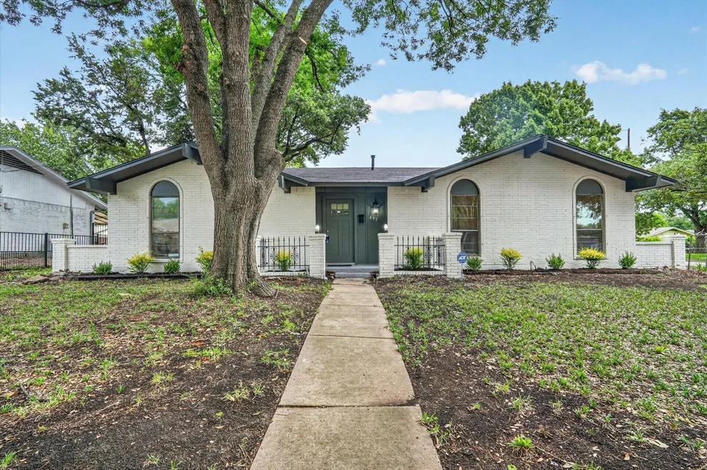 Unit for sale at 439 Candlelight Avenue, Duncanville, TX 75137