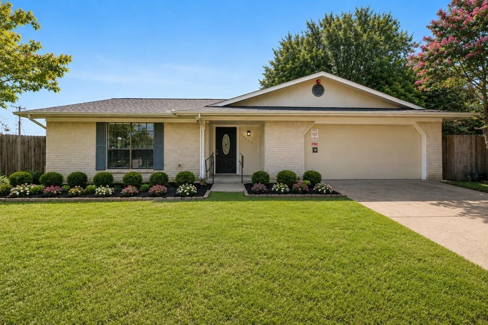 Unit for sale at 6901 Wicks Trail, Fort Worth, TX 76133