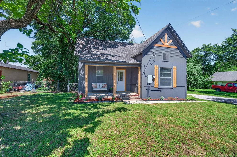 Unit for sale at 202 S Main Street, Joshua, TX 76058