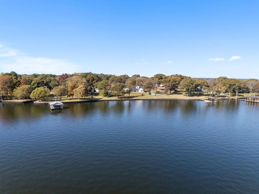 Unit for sale at 22405 Blue Water, Chandler, TX 75758