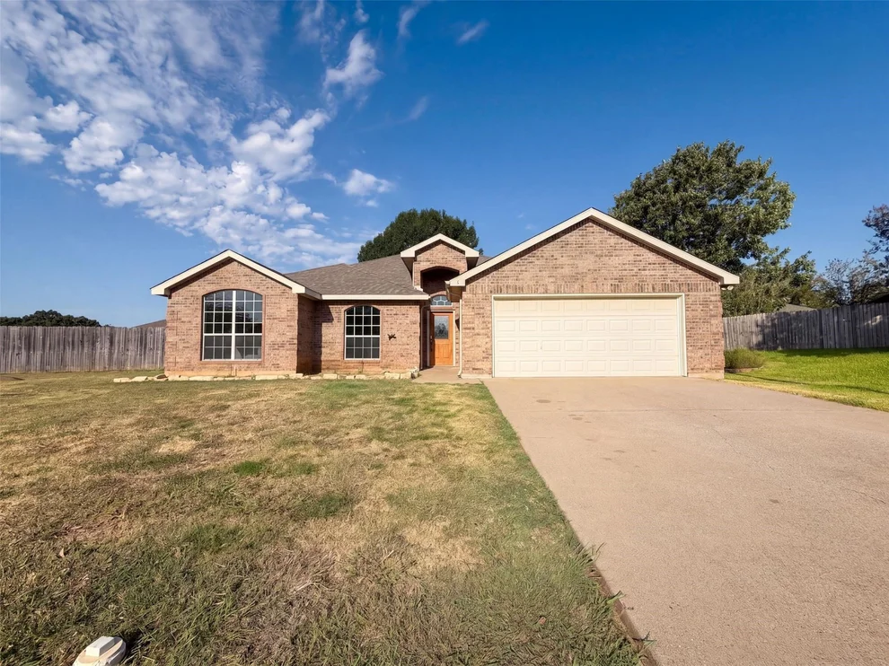 Unit for sale at 9 Fern Oak Court, Mansfield, TX 76063