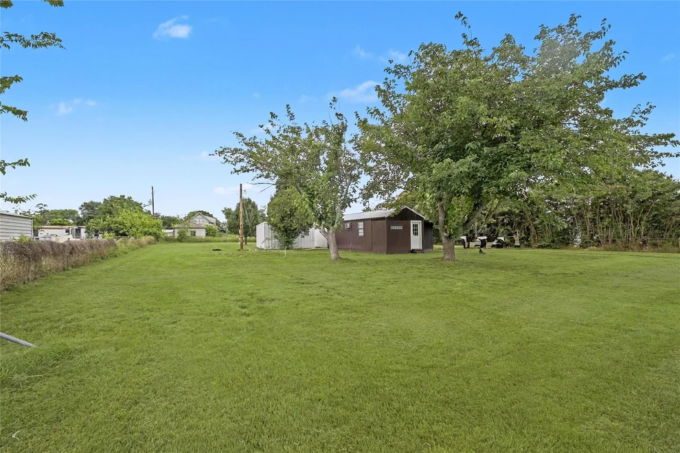 Unit for sale at 1304 Terry Drive, Willow Park, TX 76008