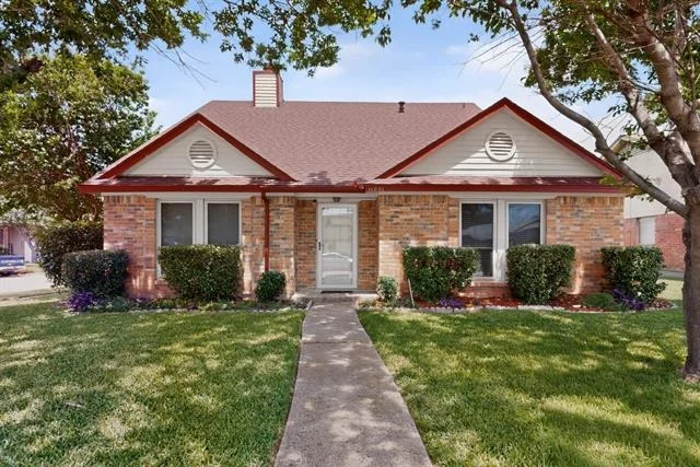 Unit for sale at 11801 Avery Lane, Balch Springs, TX 75180