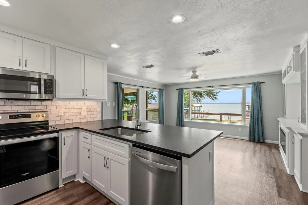 Unit for sale at 179 Autumn Wood Trail, Gun Barrel City, TX 75156